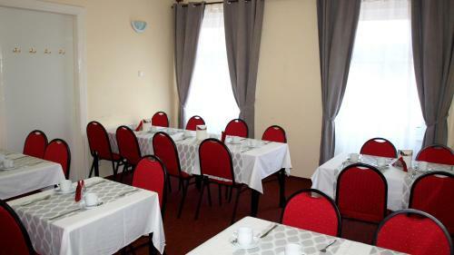 Hostal Pension Village