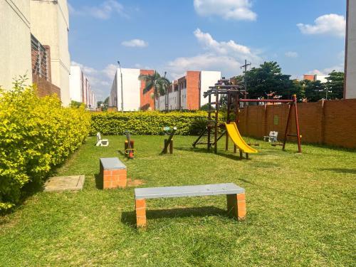 Apartamento Secure 3-br In South Cali Pool & Pet-friendly