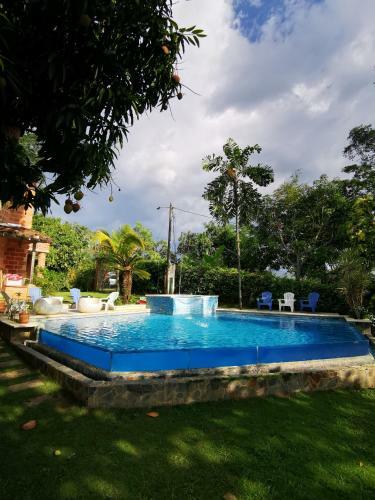 Finca Con Forma De Castillo Y Piscina En Sopetr�n