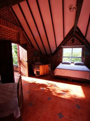 Finca Con Forma De Castillo Y Piscina En Sopetr�n