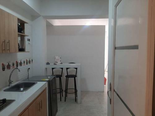 Apartaestudios White And Grey