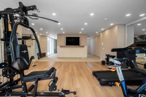 Apartamento H602 - Cozy Garden View, Fast Wifi & Rooftop Pool