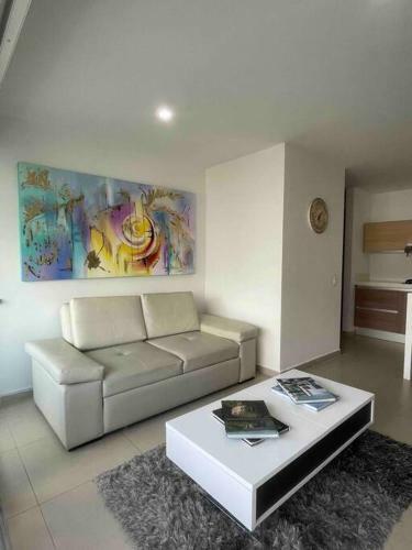 Apartaestudio Ciudad Jard�n Restaurantes Tiendas