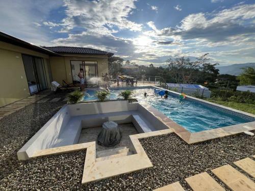 Hermosa Y Moderna Casa Campestre
