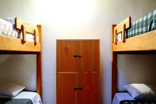 Albergue Hostal Caf� Racer