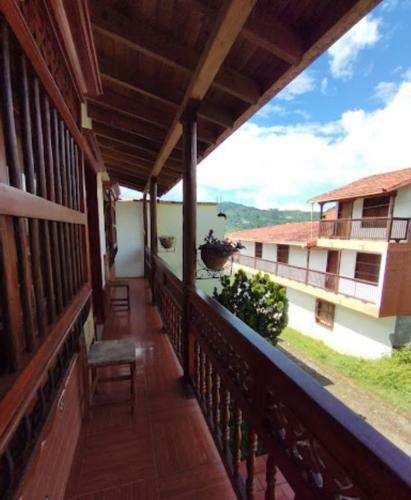 Albergue Hostal Caf� Racer