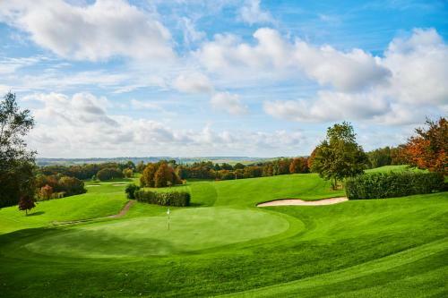 AA Saint Omer Hotel Du Golf