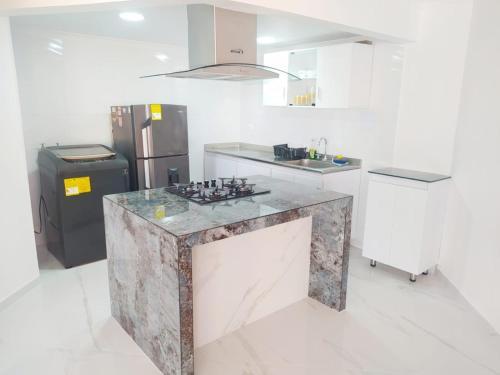 Apartamento Con Vista Al Mar-cerca Al Centro Historico-piso 9