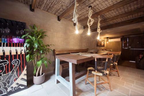 Lovely 2br Villa With Ocean View In Cartagena