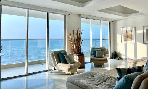 Luxurious Cartagena Beachfront Apartment