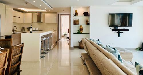 Luxurious Cartagena Beachfront Apartment