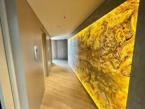 Icon 100 Luxury Apartasuites
