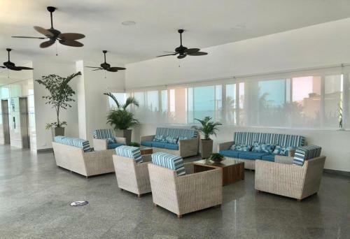 2p1-6 Seafront Apartment With Air Conditioning And Pool