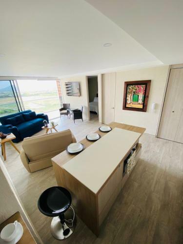 Dominique 907 Luxury Apartment