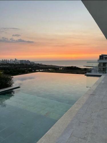 Dominique 907 Luxury Apartment