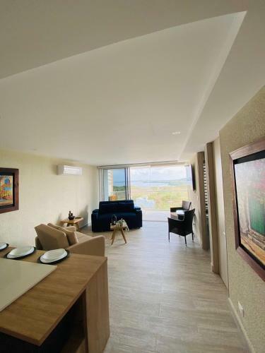 Dominique 907 Luxury Apartment