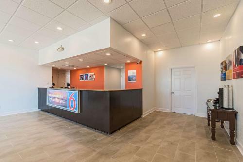 Hotel Econo Lodge Inn & Suites Hamilton