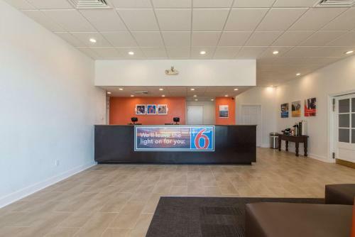 Hotel Econo Lodge Inn & Suites Hamilton