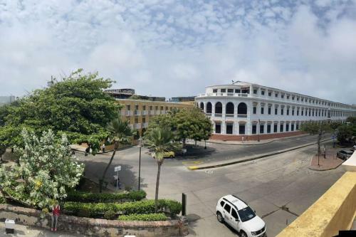Apartamento C�modo Apto Zona Hist�rica Cgena