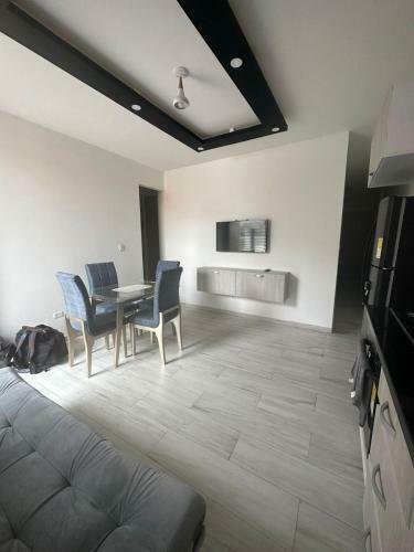 Apartamento Amoblado 3 Habitaciones En Barrio La Campi�a