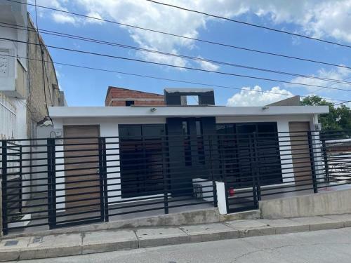 Apartamento Amoblado 3 Habitaciones En Barrio La Campi�a