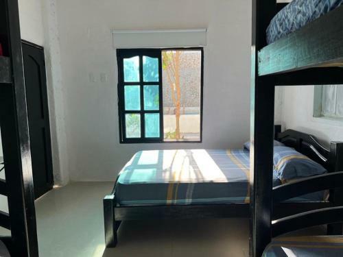 Hotel Tr Econ�mico Y C�modo Con Piscina