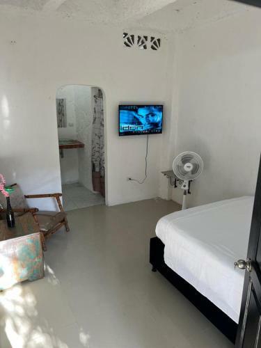 Hotel Tr Econ�mico Y C�modo Con Piscina