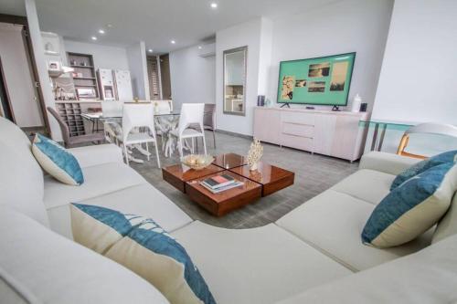 Hermoso Y Amplio Apartamento Frente Al Mar.