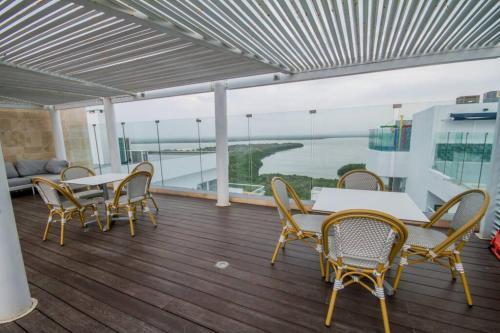 Hermoso Y Amplio Apartamento Frente Al Mar.