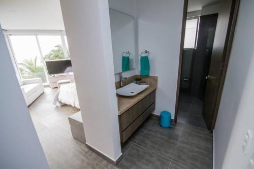 Hermoso Y Amplio Apartamento Frente Al Mar.