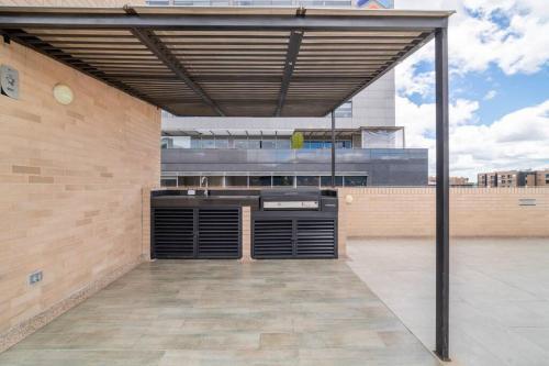 Comfortable Apartment With Terrace In Central Area