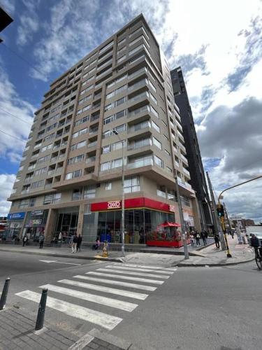 Comfortable Apartment With Terrace In Central Area