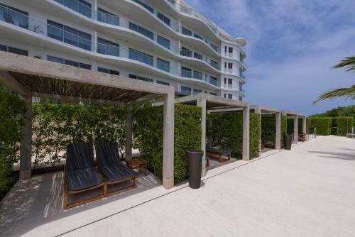 Lujoso Apartamento Con Salida Directa A La Playa Edificio Morros Eco