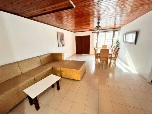 Casa Cerca A El Mar Con Parqueadero