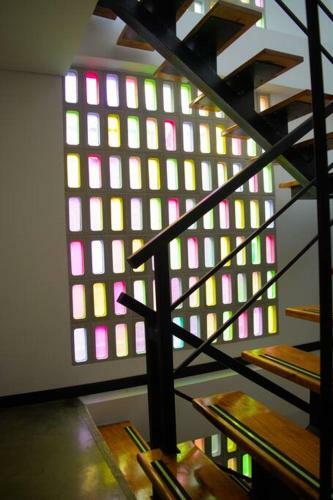Apartamento Chic Hosty En El Piso Rojo Del Edificio De Colores