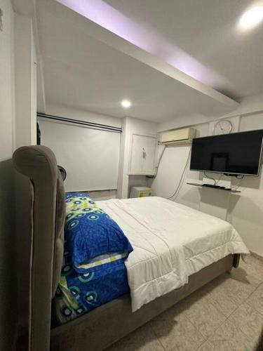 Apartamento C�modo Apto Frente Al Mar, Excelente Ubicaci�n.