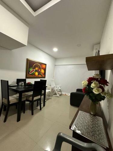 Apartamento C�modo Apto Frente Al Mar, Excelente Ubicaci�n.