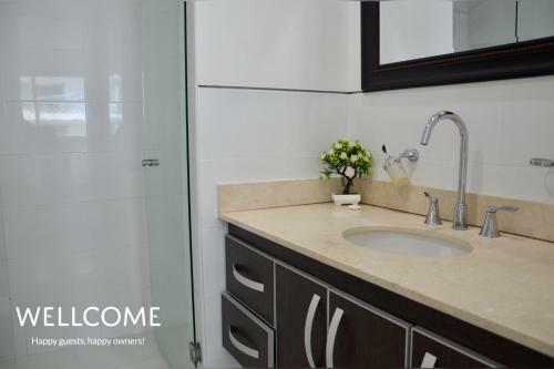 Apartamento Apto Para 6 Piso 12+balc�n, En Cartagena