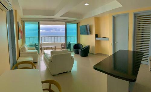 2p1-32 Seafront Apartment With Air Conditioning And Pool