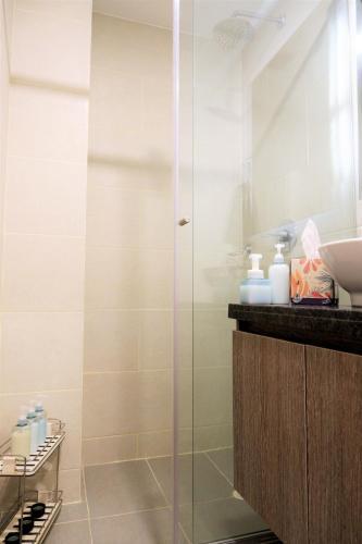 The Petit Flat - Bright & Stylish Studio Apartment Near Unicentro