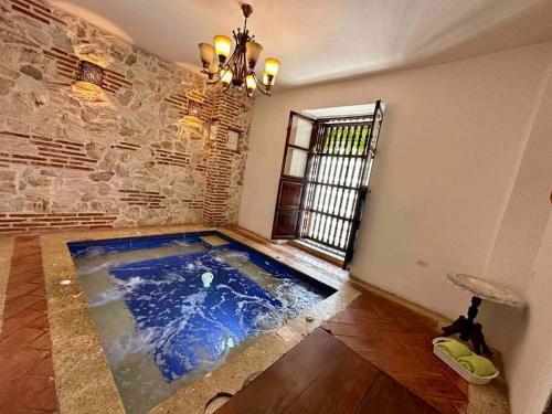 Gorgeous 8 Br House W/ Pool In The Old City