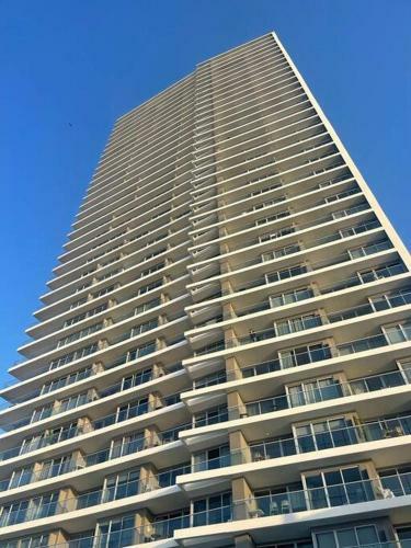 Luxury Beachfront Apartment - Morros City