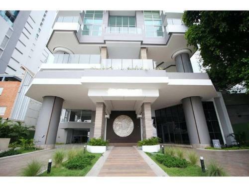 Luxury Apartment On 28th Floor - Seaview