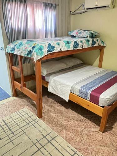 Hostal Beach Airport House