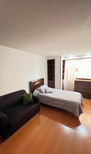 Apartamento Apto Amplio En Chico - Calle 100