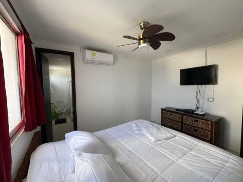 Apartamento Cozy Beachfront Apt Great Views & Pool