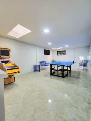 Casa Cerca Del Aeropuerto: Spa Con Sauna Y Jacuzzi