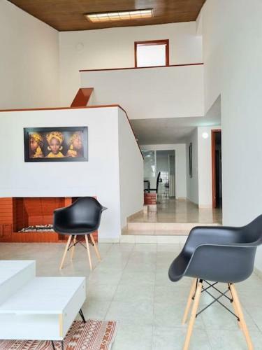 Casa Cerca Del Aeropuerto: Spa Con Sauna Y Jacuzzi