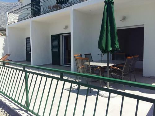 Apartments Tri Palme
