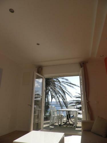 Apartments Tri Palme